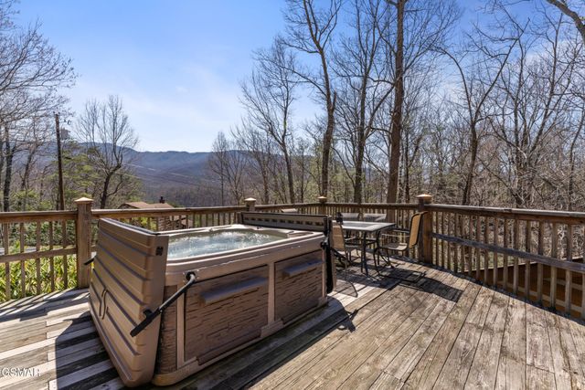 409 Matterhorn Drive, Gatlinburg, TN 37738
