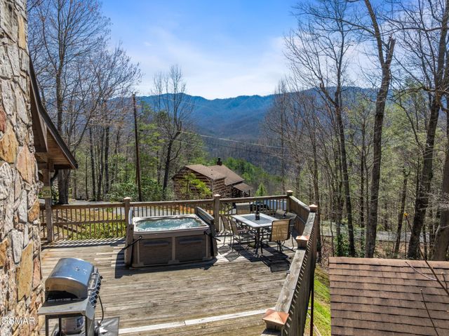 409 Matterhorn Drive, Gatlinburg, TN 37738