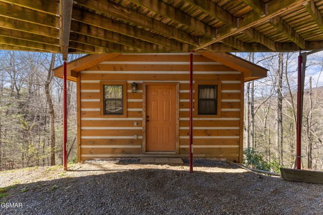 409 Matterhorn Drive, Gatlinburg, TN 37738