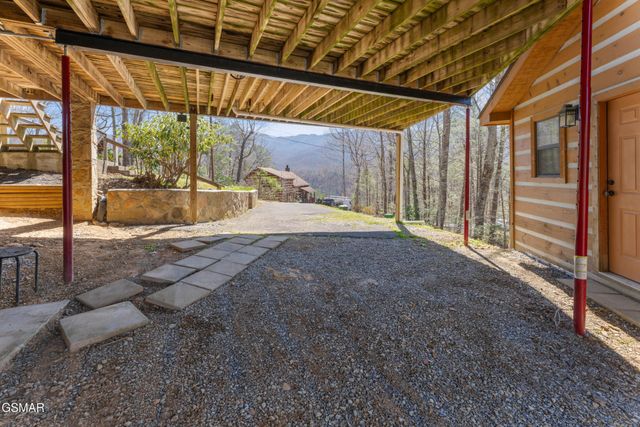 409 Matterhorn Drive, Gatlinburg, TN 37738