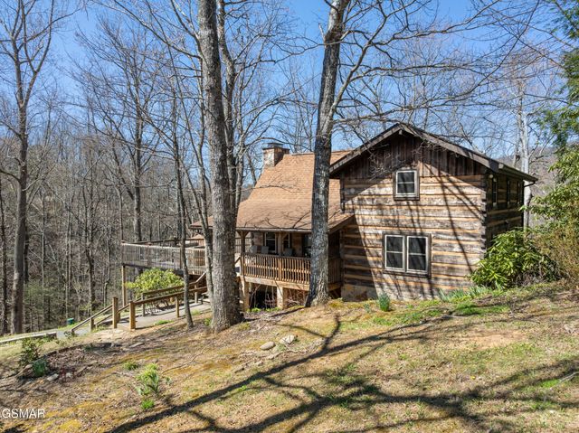 409 Matterhorn Drive, Gatlinburg, TN 37738