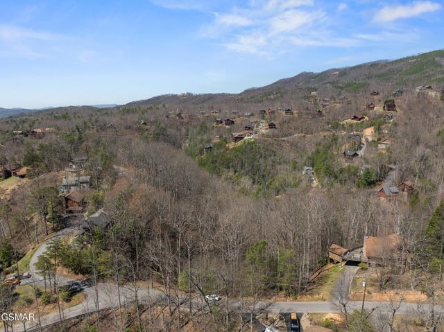 409 Matterhorn Drive, Gatlinburg, TN 37738