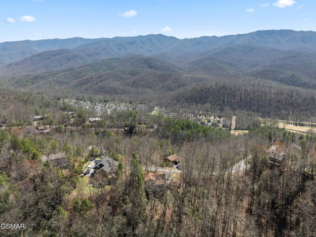 409 Matterhorn Drive, Gatlinburg, TN 37738
