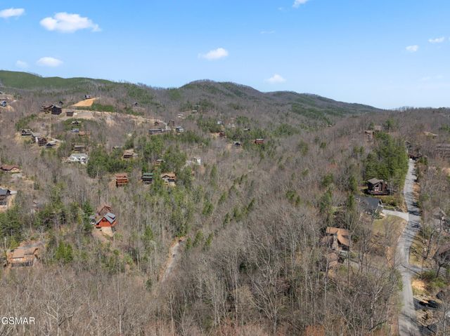 409 Matterhorn Drive, Gatlinburg, TN 37738