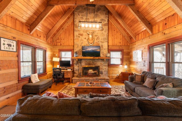 409 Matterhorn Drive, Gatlinburg, TN 37738