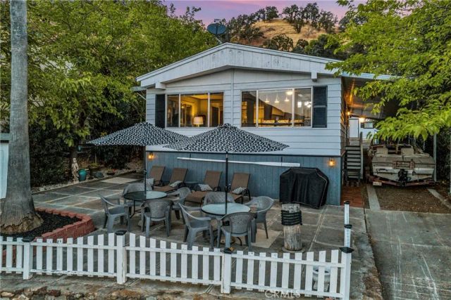9859 Crestview Drive, Clearlake, CA 95422
