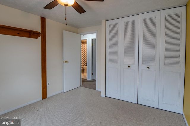 8802 GOLDEN TREE LN, Baltimore, MD 21221