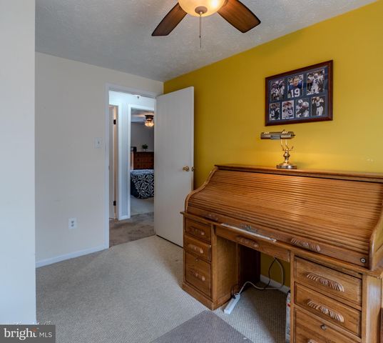 8802 GOLDEN TREE LN, Baltimore, MD 21221