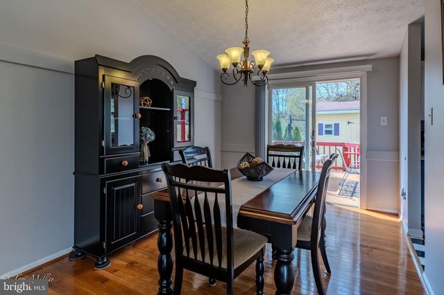 8802 GOLDEN TREE LN, Baltimore, MD 21221