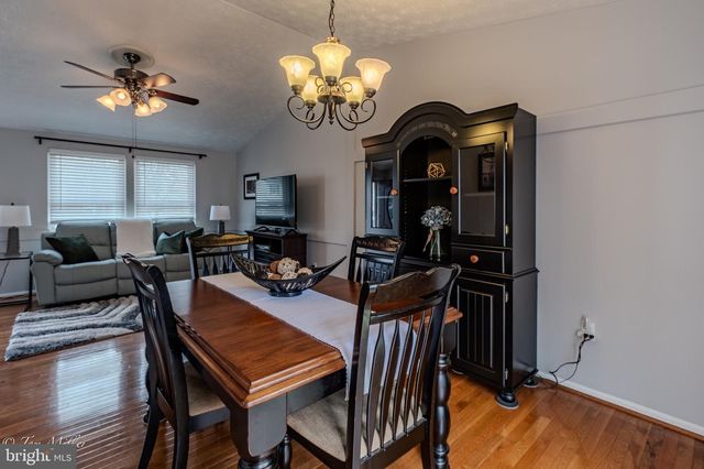 8802 GOLDEN TREE LN, Baltimore, MD 21221