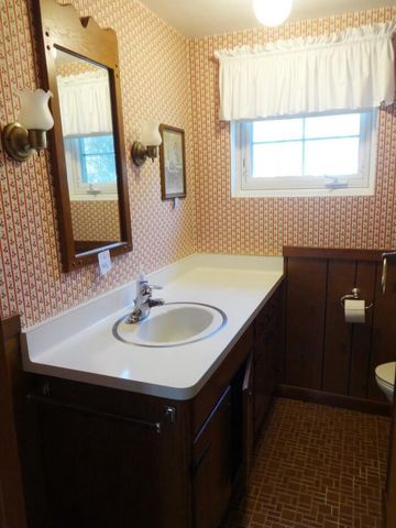 615 Rohda DRIVE, Waterford, WI 53185