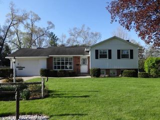 615 Rohda DRIVE, Waterford, WI 53185