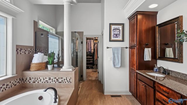 10 Bluff View Drive SE, Huntsville, AL 35803