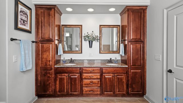 10 Bluff View Drive SE, Huntsville, AL 35803