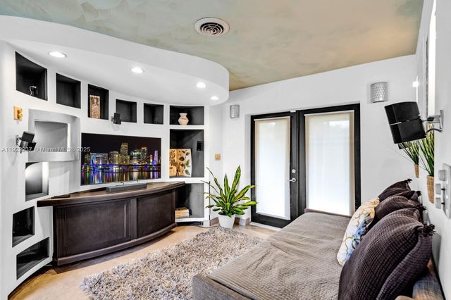 1930 NW 32nd Ct, Oakland Park, FL 33309