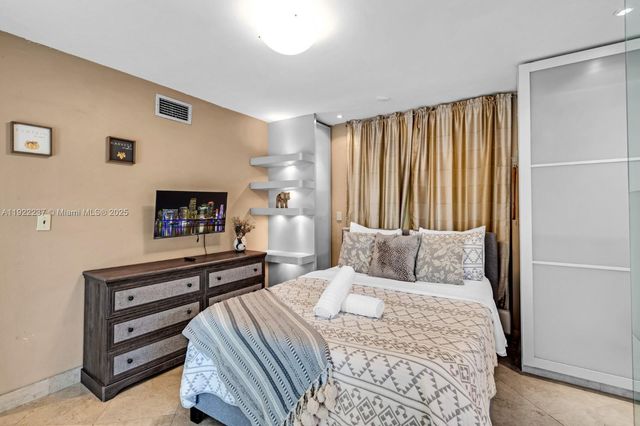 1930 NW 32nd Ct, Oakland Park, FL 33309