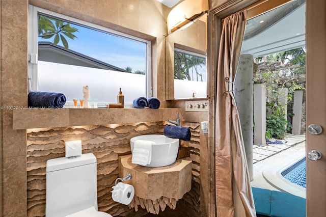 1930 NW 32nd Ct, Oakland Park, FL 33309