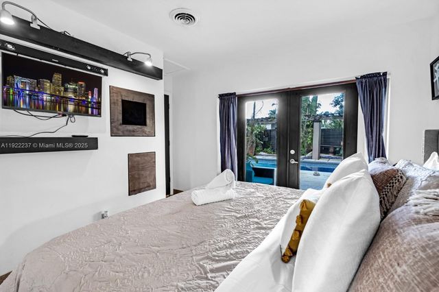 1930 NW 32nd Ct, Oakland Park, FL 33309