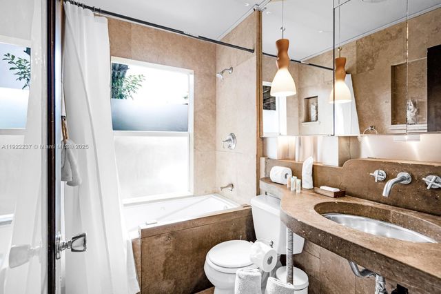 1930 NW 32nd Ct, Oakland Park, FL 33309