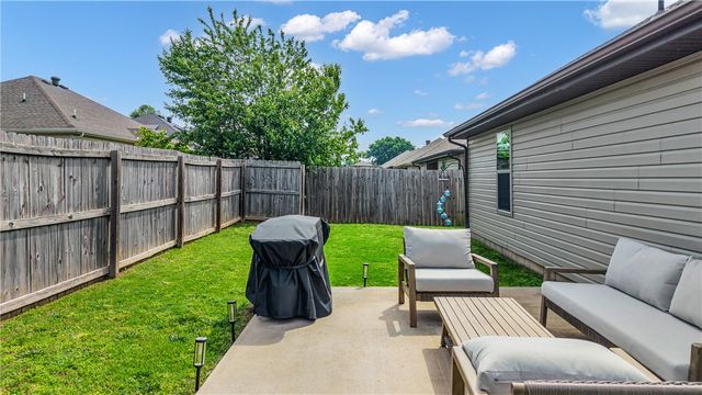 1203 W Cunningham Avenue, Rogers, AR 72758