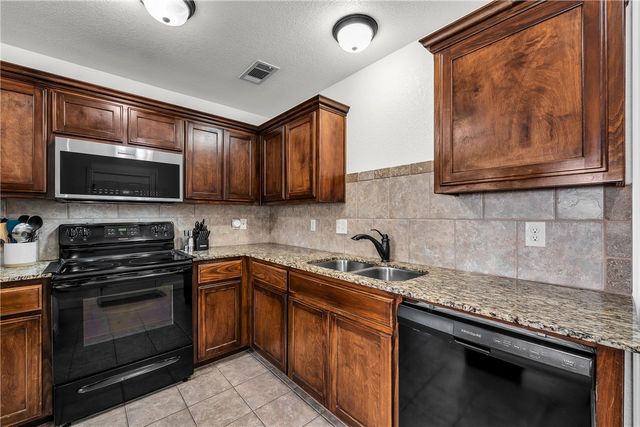1203 W Cunningham Avenue, Rogers, AR 72758