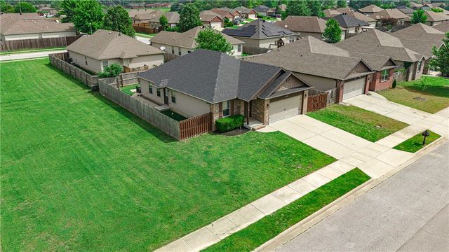 1203 W Cunningham Avenue, Rogers, AR 72758