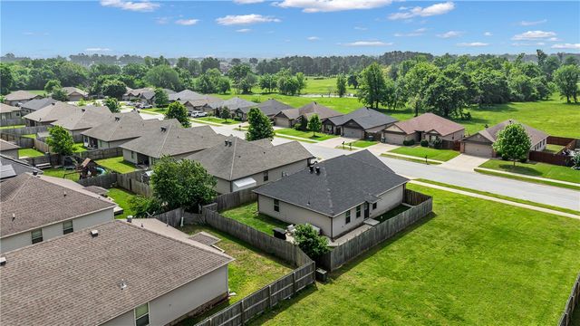 1203 W Cunningham Avenue, Rogers, AR 72758