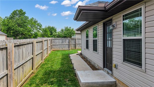 1203 W Cunningham Avenue, Rogers, AR 72758