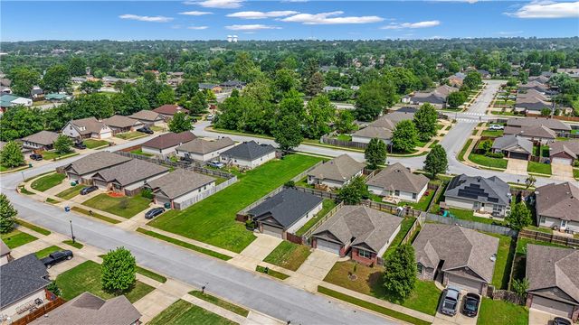 1203 W Cunningham Avenue, Rogers, AR 72758