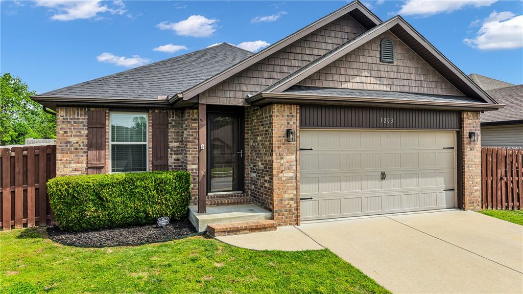1203 W Cunningham Avenue, Rogers, AR 72758