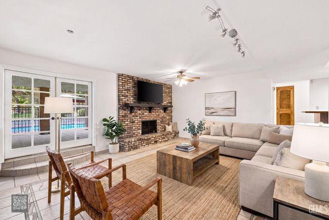 4100 Sill Place, Bakersfield, CA 93306