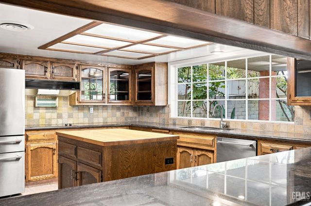 4100 Sill Place, Bakersfield, CA 93306