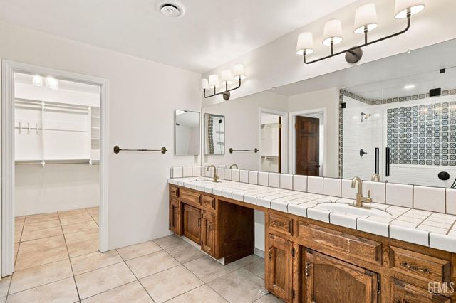 4100 Sill Place, Bakersfield, CA 93306