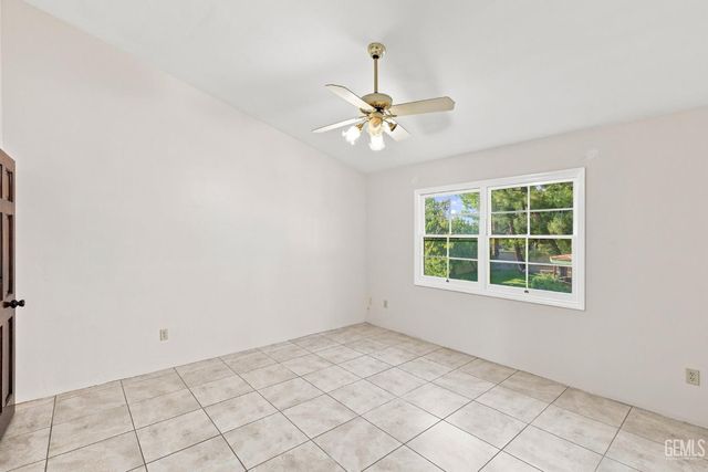 4100 Sill Place, Bakersfield, CA 93306