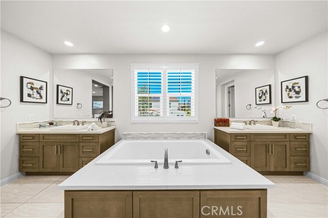 127 Cruiser, Irvine, CA 92618