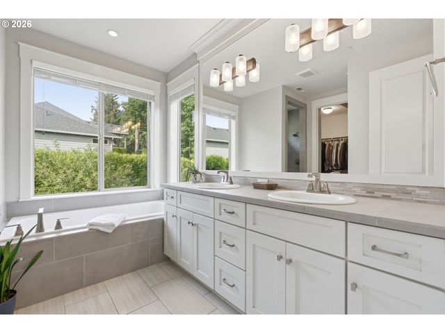 638 N 12TH Ct, Ridgefield, WA 98642