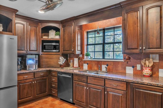 3888 SH 43 E., Henderson, TX 75652