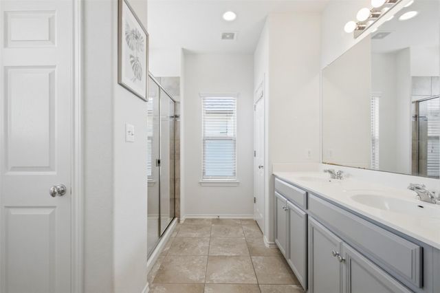 2105 Town Centre DR 40, Round Rock, TX 78664