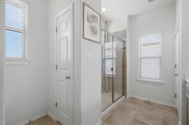 2105 Town Centre DR 40, Round Rock, TX 78664