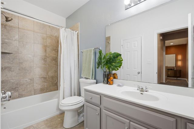 2105 Town Centre DR 40, Round Rock, TX 78664