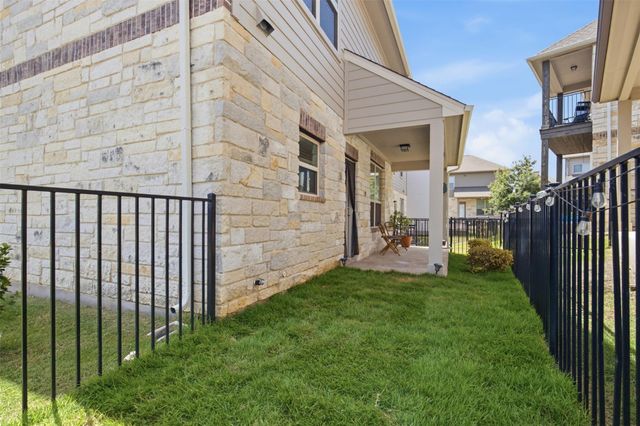 2105 Town Centre DR 40, Round Rock, TX 78664