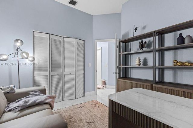 6952 NW 27th Ct, Margate, FL 33063