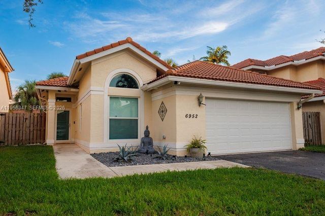 6952 NW 27th Ct, Margate, FL 33063