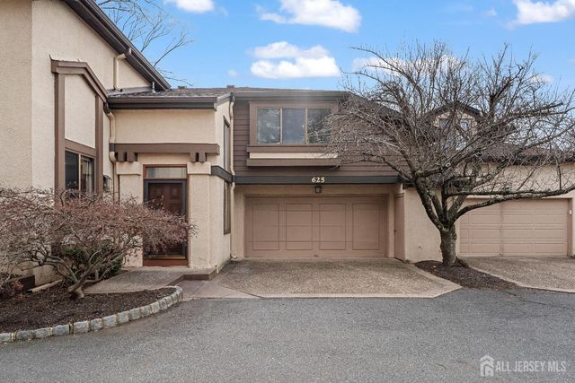 625 Sayre Drive, Plainsboro, NJ 08540