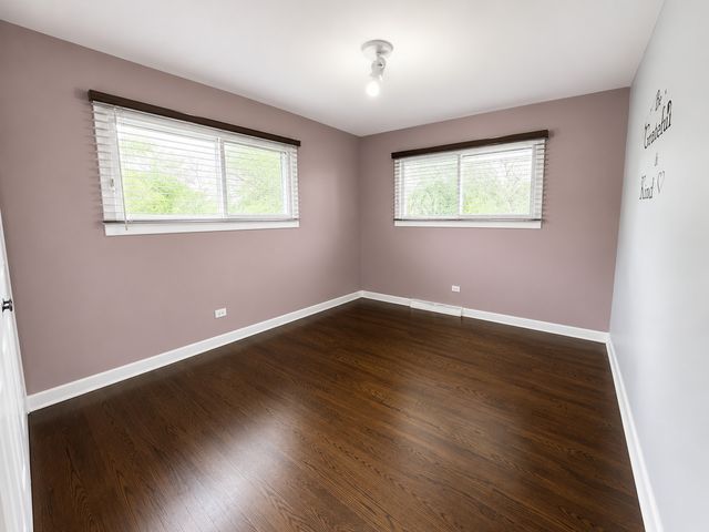 360 E Huntington Lane, Elmhurst, IL 60126