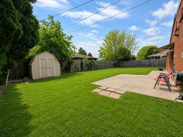 360 E Huntington Lane, Elmhurst, IL 60126