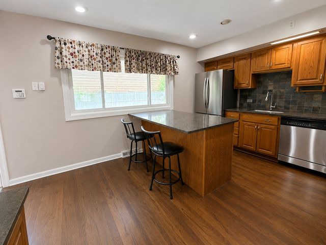 360 E Huntington Lane, Elmhurst, IL 60126