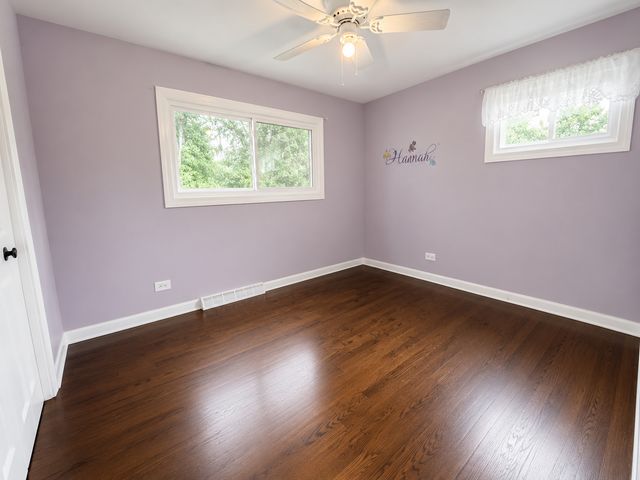 360 E Huntington Lane, Elmhurst, IL 60126