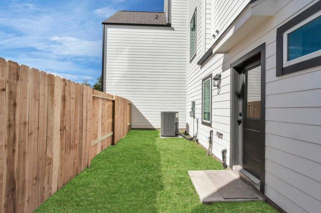 5410 Wheatley Street B, Houston, TX 77091