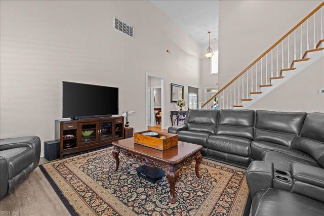 4008 Estates LN, Portsmouth, VA 23703